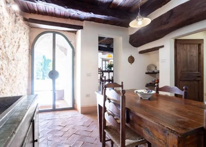 Della Genga Country Houses * Poreta